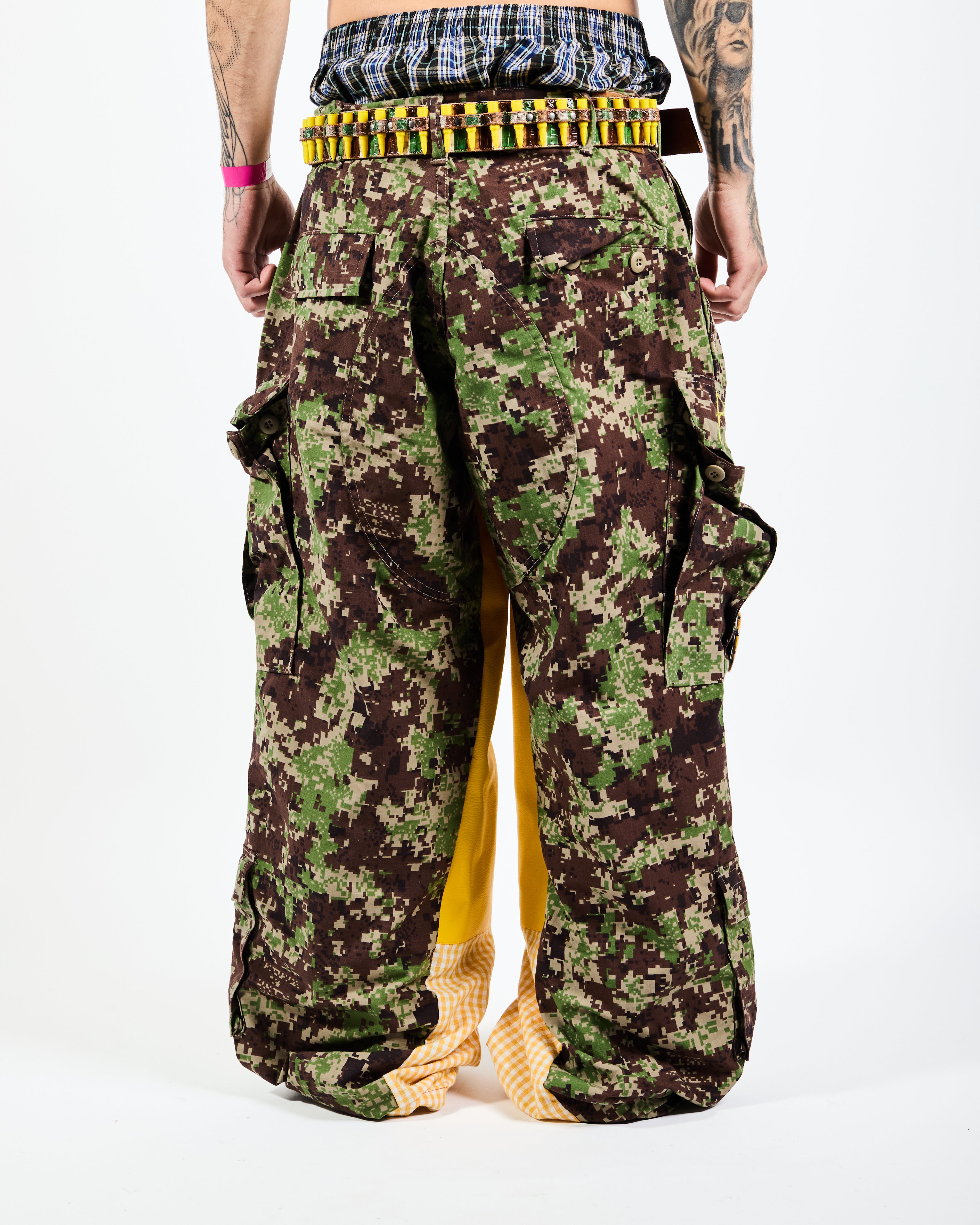 YELLOW PIMPED CARGO